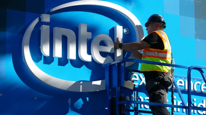 Intel logo operario