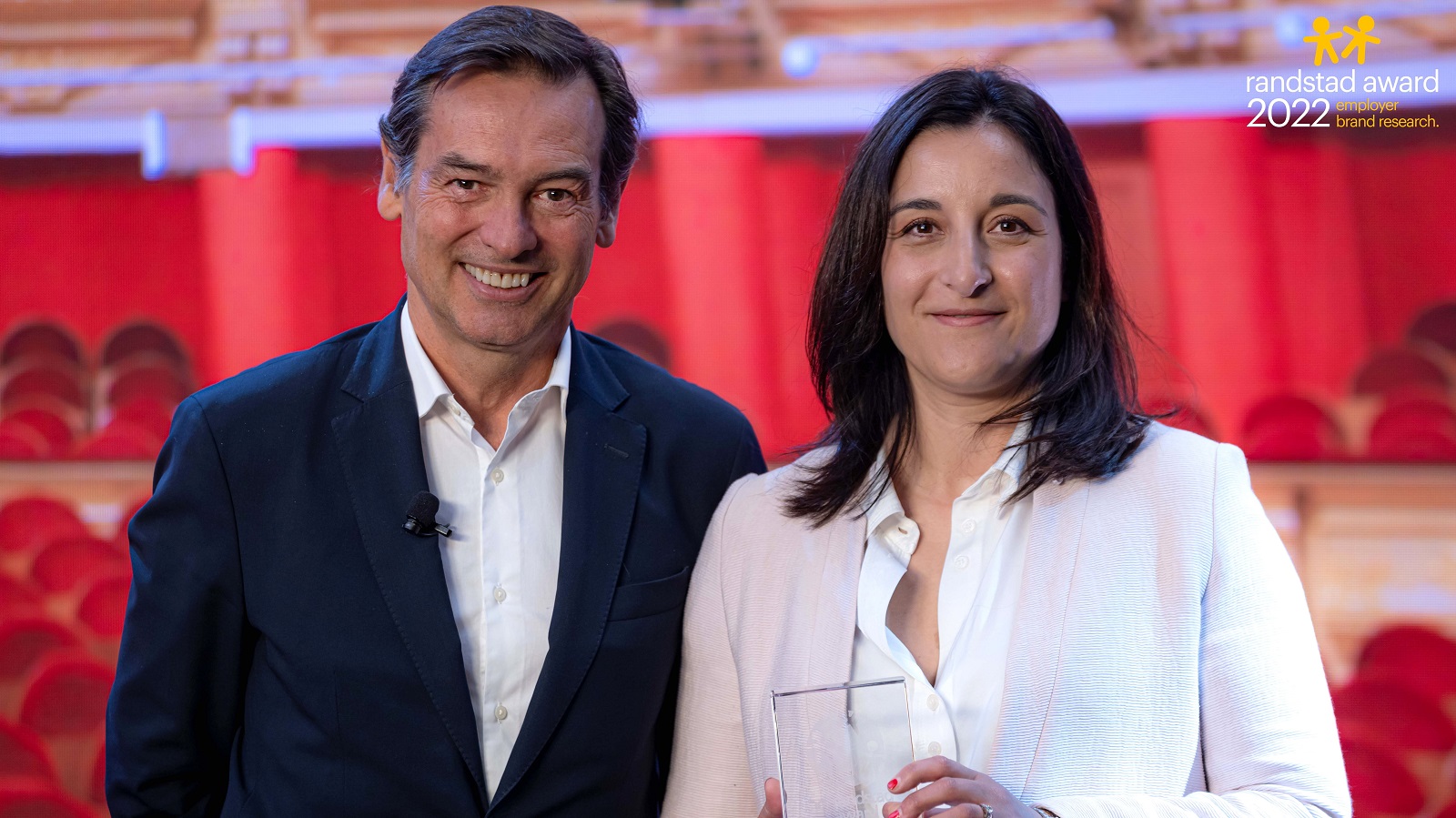 Ilsen Rodríguez, directora de Recursos Humanos de Amazon Logistics, recogió el galardón Economía Digital