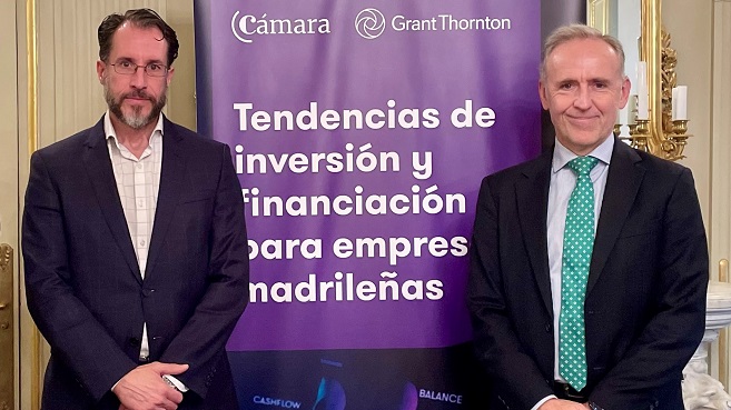 fotografía con representantes de Grant Thornton y Cámara de Comercio de Madrid